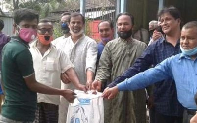 টাঙ্গাইলের কালিহাতীতে শীল সম্প্রদায়ের মাঝে উপহার সামগ্রী বিতরণ
