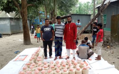 টাঙ্গাইলের কালিহাতীতে “মানবতার হাত” এর উদ্যোগে অসহায়দের মধ্যে ত্রান বিতরণ