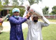 উল্লাপাড়ায় ২ শতাধিক পরিবারের মাঝে খাদ্য সামগ্রী বিতরণ