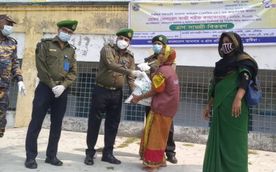 কুষ্টিয়ায় ভিডিপি সদস্য পরিবারের মাঝে ত্রাণ-সামগ্রী বিতরণ