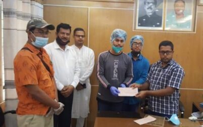 কুষ্টিয়ায় বৃত্তির টাকা অসহায়দের দান করলো দুই ছাত্র
