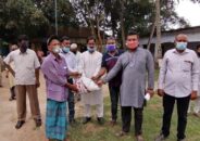 নাগরপুরে নিম্ন আয়ের মানুষের মাঝে  টাঙ্গাইল জেলা পরিষদের ত্রাণ বিতরণ 