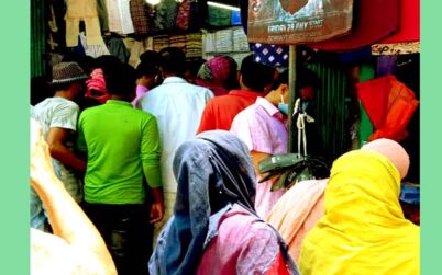 সিরাজগঞ্জে করোনা ঝুঁকি নিয়েই  ঈদ কেনাকাটা