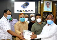 দিনাজপুর জেলা প্রশাসককের মাধ্যমে স্বাস্থ্য বিভাগে অত্যাধুনিক থার্মোমিটার ও অক্সিমিটার প্রদান
