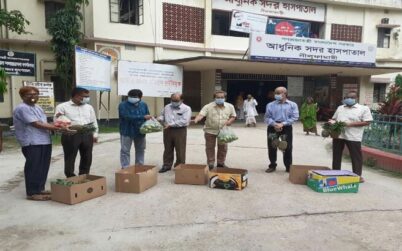 করোনা রোগীদের জন্য এমপি নূর এর ফল উপহার