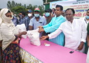 করোনা ও বন্যায় বাসাইলে পাঁচ’শ পরিবারকে ডেসকো’র খাদ্যসহায়তা