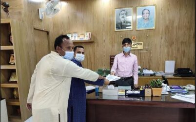 নীলফামারীর  মাগুরায়  বঙ্গবন্ধুর ছবির সাথে  রাজাকারের ছবি:  প্রধানমন্ত্রী বরাবর স্বারকলিপি প্রদান