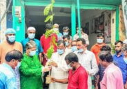 নরসিংদীর রায়পুরায়  মুজিব বর্ষ উপলক্ষে গাছের চারা ও মাস্ক বিতরণ 
