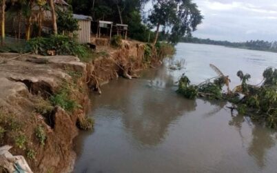 সর্বগ্রাসী ধলেশ্বরীর ভাঙন থেকে রক্ষা চায় আগদিঘুলিয়া গ্রামবাসী