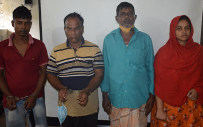 নীলফামারীর বাক্সবন্দী অর্ধগলিত মরদেহের রহস্য উদঘটন: শ্বাসরোধ করে হত্যা করে বাবা-মা ও নানা