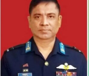 বিমান বাহিনী প্রধানকে পরানো হয়েছে এয়ার মার্শাল র‌্যাঙ্ক ব্যাজ