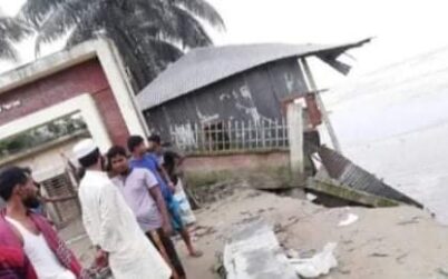 যমুনায় বিলীন আলীপুরের স্কুল-মাদ্রাসা-মসজিদ
