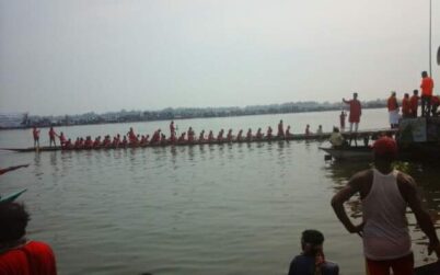 টাঙ্গাইলের বাসাইলে নৌকা বাইচ অনুষ্ঠিত