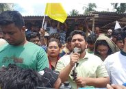 নতুন সংবিধানের জন্য আমরা লড়ছি : নাহিদ