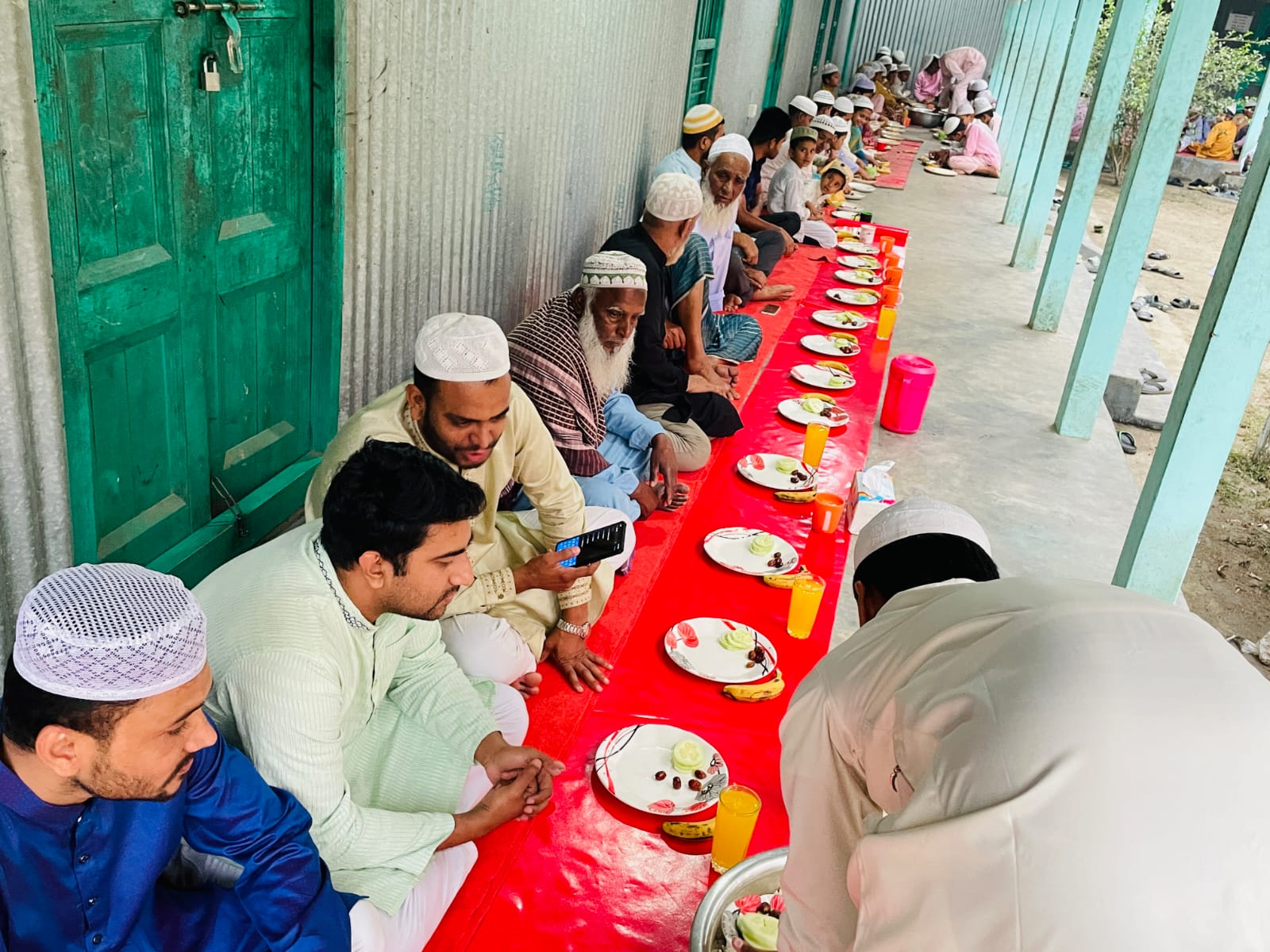 টাঙ্গাইলের কালিহাতীতে আদীফা মেমোরিয়াল ট্রাস্টের ইফতার 