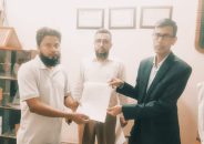 সড়ক দুর্ঘটনায় নিহত পরিবারের হাতে চেক তুলে দিলেন বিআরটিএর পরিচালক